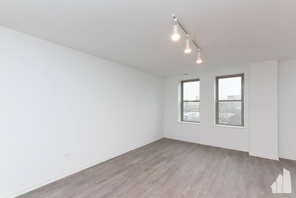 Apartment for rent at 940 W Winona St #211, Chicago, IL 60640