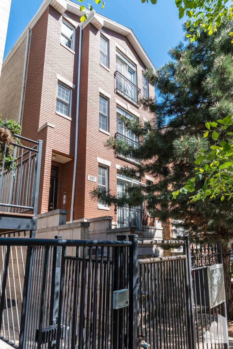 Apartment for rent at 819 Wood #2, Chicago, IL 60622