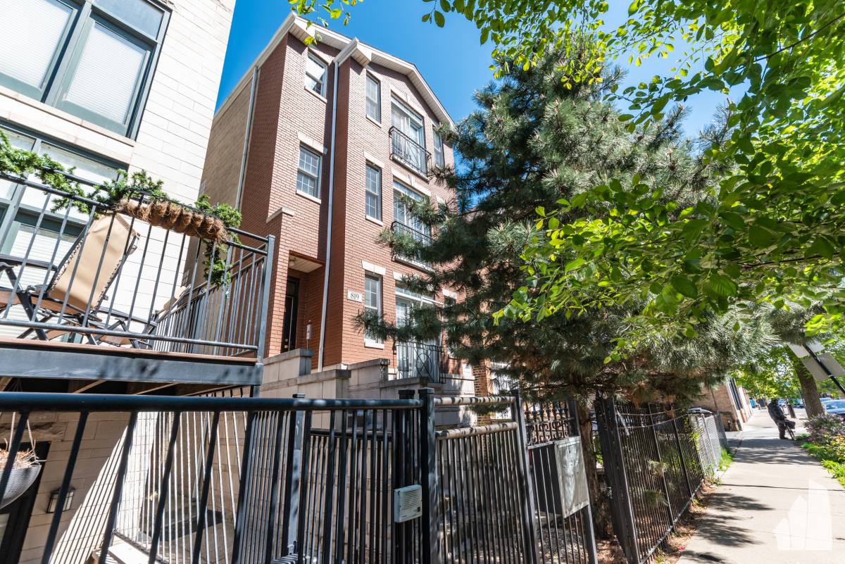 Apartment for rent at 819 Wood #2, Chicago, IL 60622