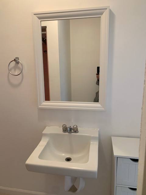 Apartment for rent at 12732 Venice Blvd #4, Los Angeles, CA 90066