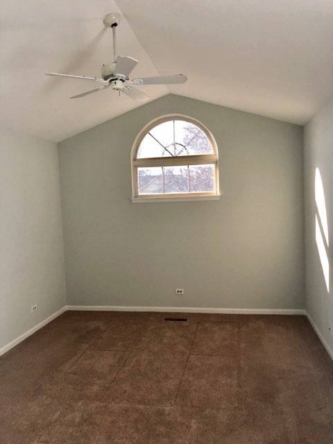 Townhouse for rent at 725 Ripple Brook Lane, Elgin, IL 60120