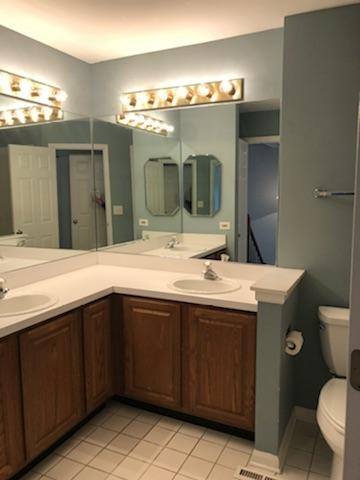 Townhouse for rent at 725 Ripple Brook Lane, Elgin, IL 60120