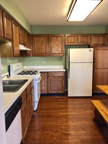 Townhouse for rent at 725 Ripple Brook Lane, Elgin, IL 60120