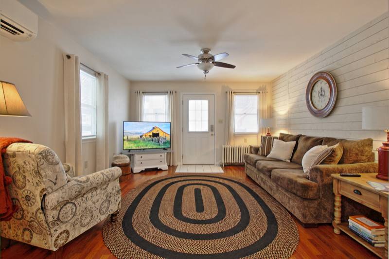 Apartment for rent at 123 S Railroad St, Hummelstown, PA 17036