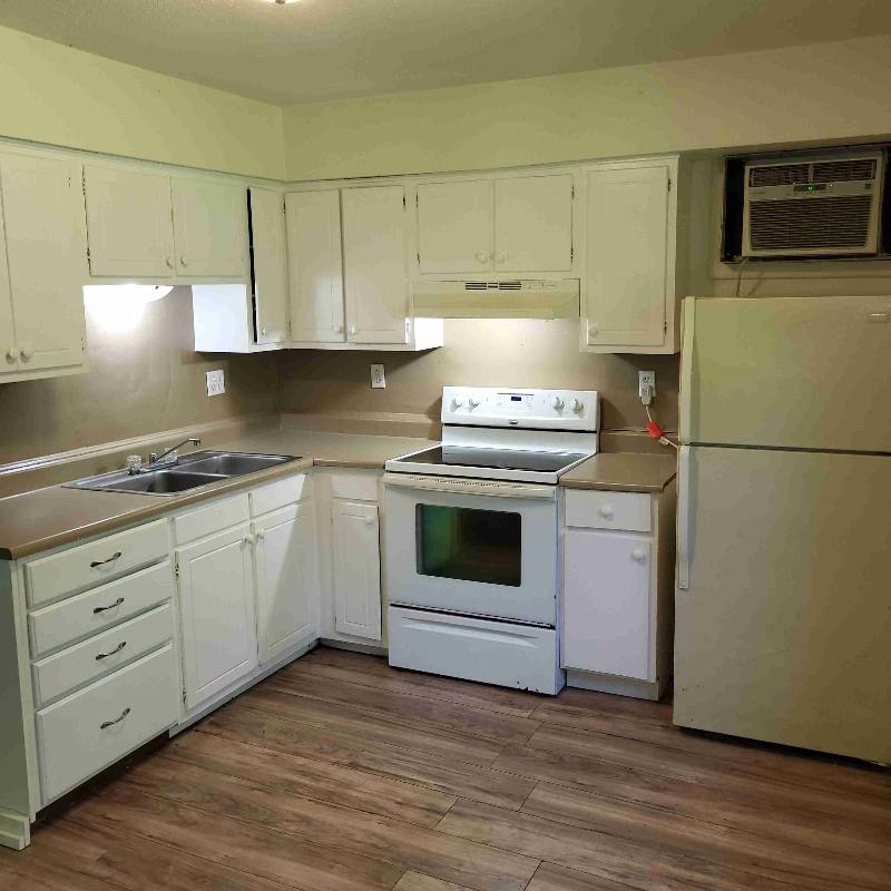 Apartment for rent at 1003 Colonial Dr #1, Benton Harbor, MI 49022