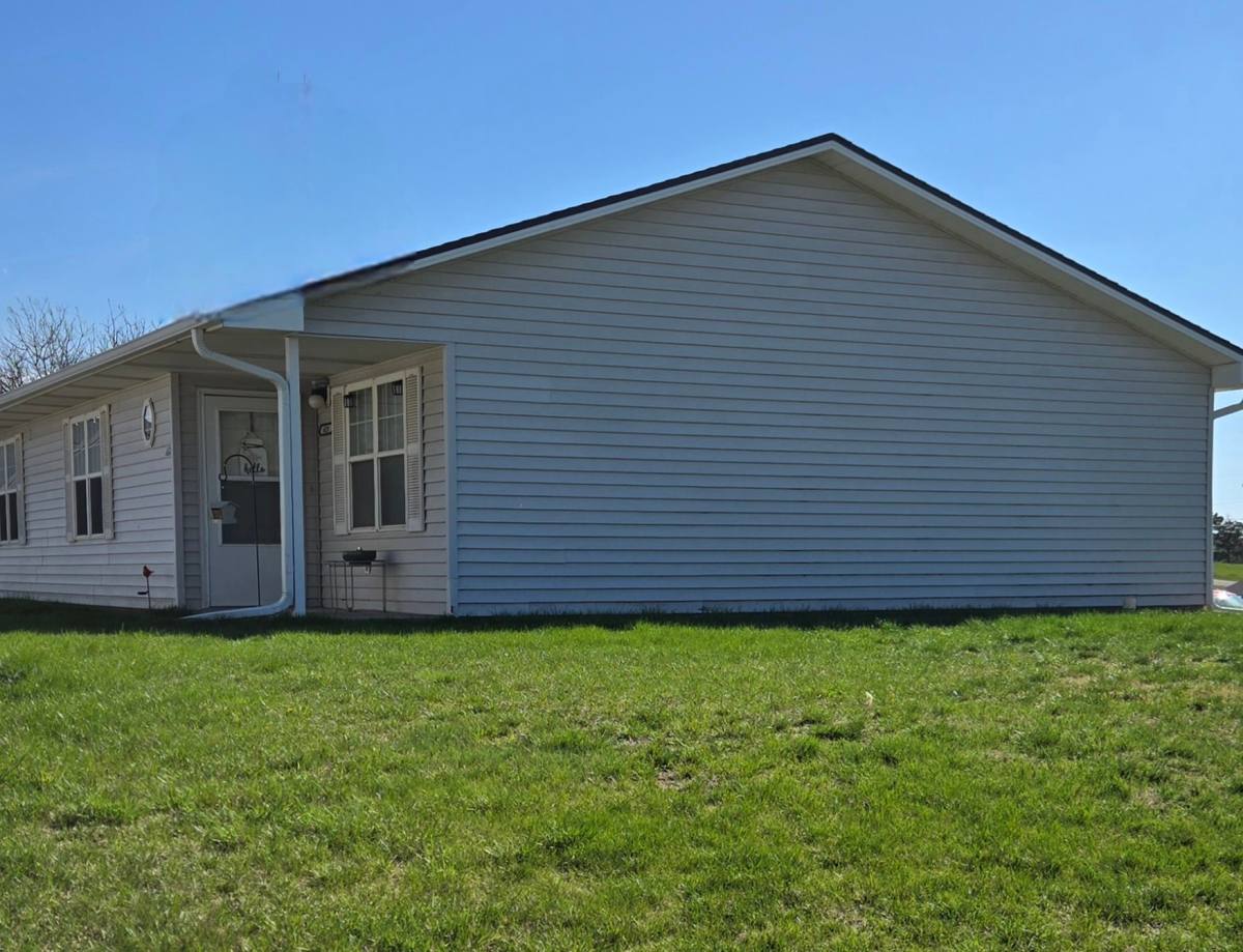 Townhouse for rent at 625 E 17th, Concordia, KS 66901