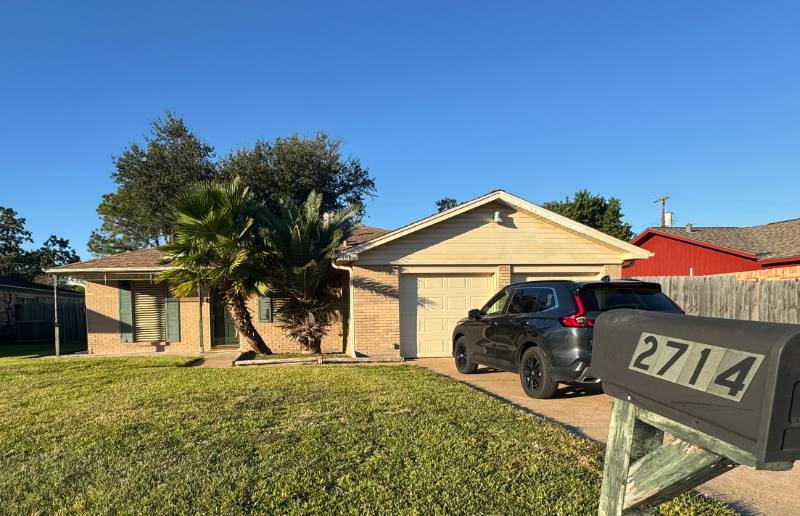 House for rent at 2714 5th Ave N, Texas City, TX 77590