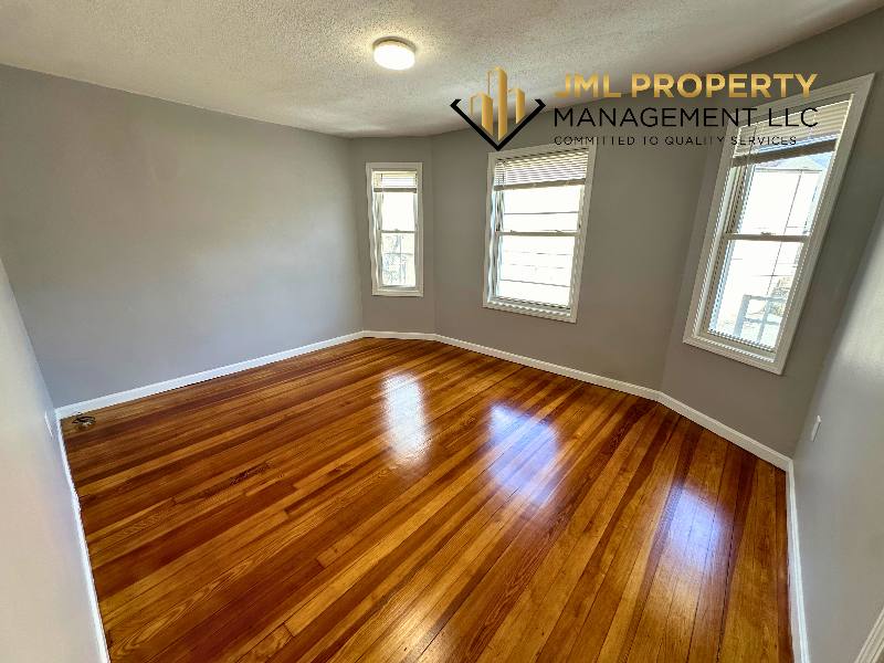 Apartment for rent at 321 Union St #3N, Fall River, MA 02721