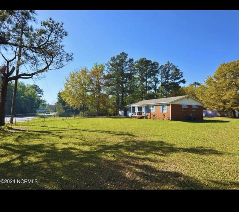 House for rent at 452 Nine Foot Rd #452 Re New, Newport, NC 28570