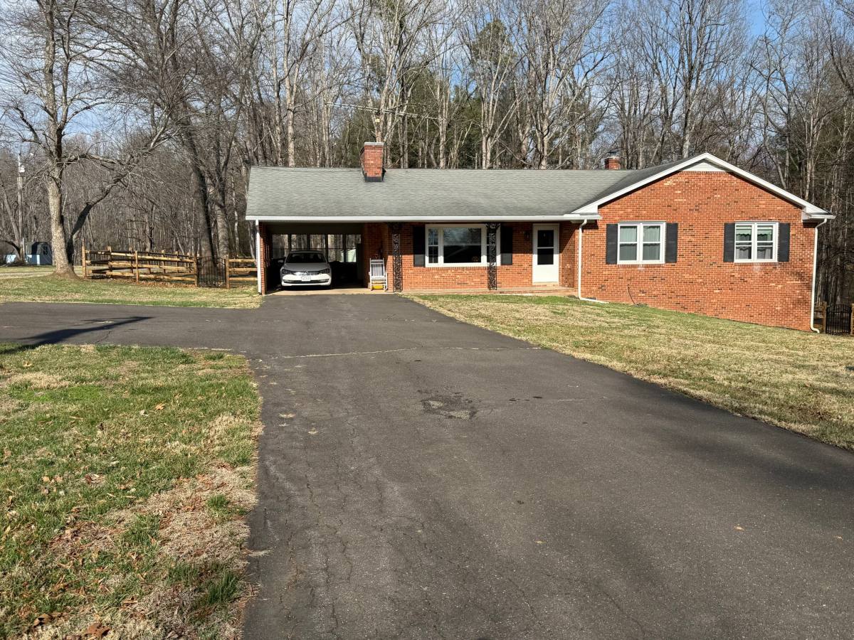 House for rent at 9405 Mountain Run Lake Rd, Culpeper, VA 22701