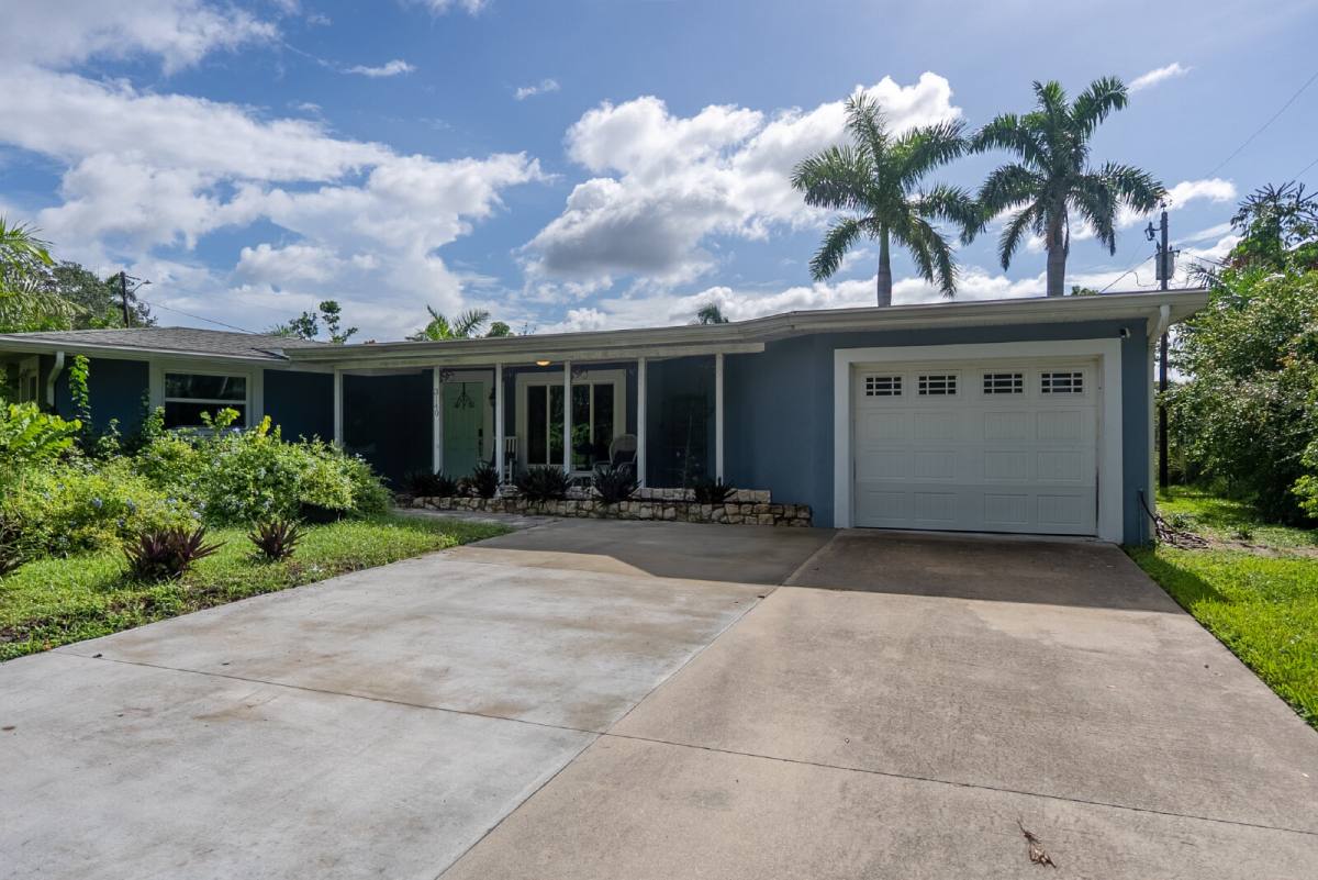House for rent at 3140 Bay Shore Rd, Sarasota, FL 34234