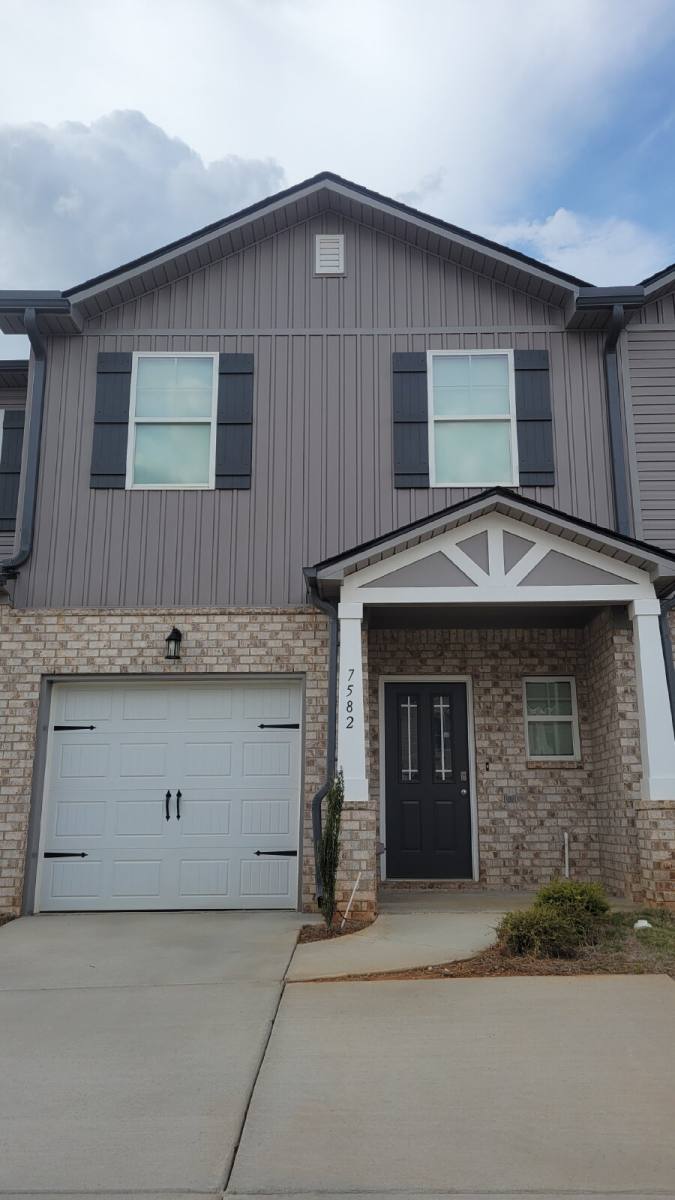 Townhouse for rent at 7582 Discovery Point Dr NW, Huntsville, AL 35806