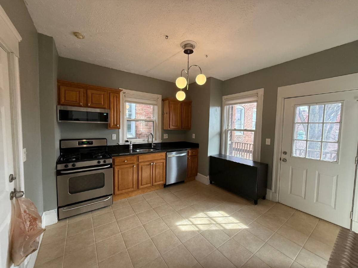 Apartment for rent at 221 Shurtleff St #6, Chelsea, MA 02150