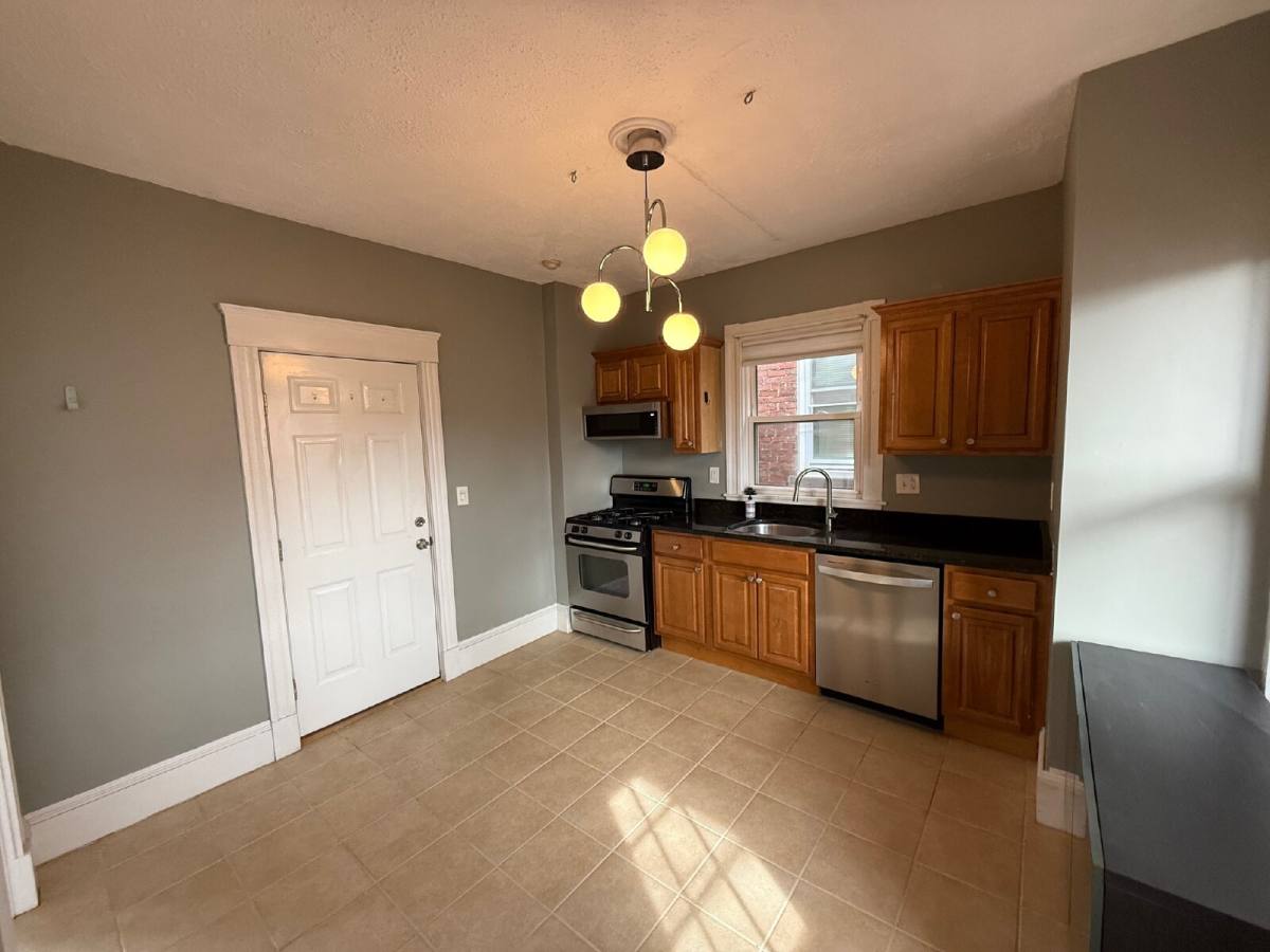 Apartment for rent at 221 Shurtleff St #6, Chelsea, MA 02150