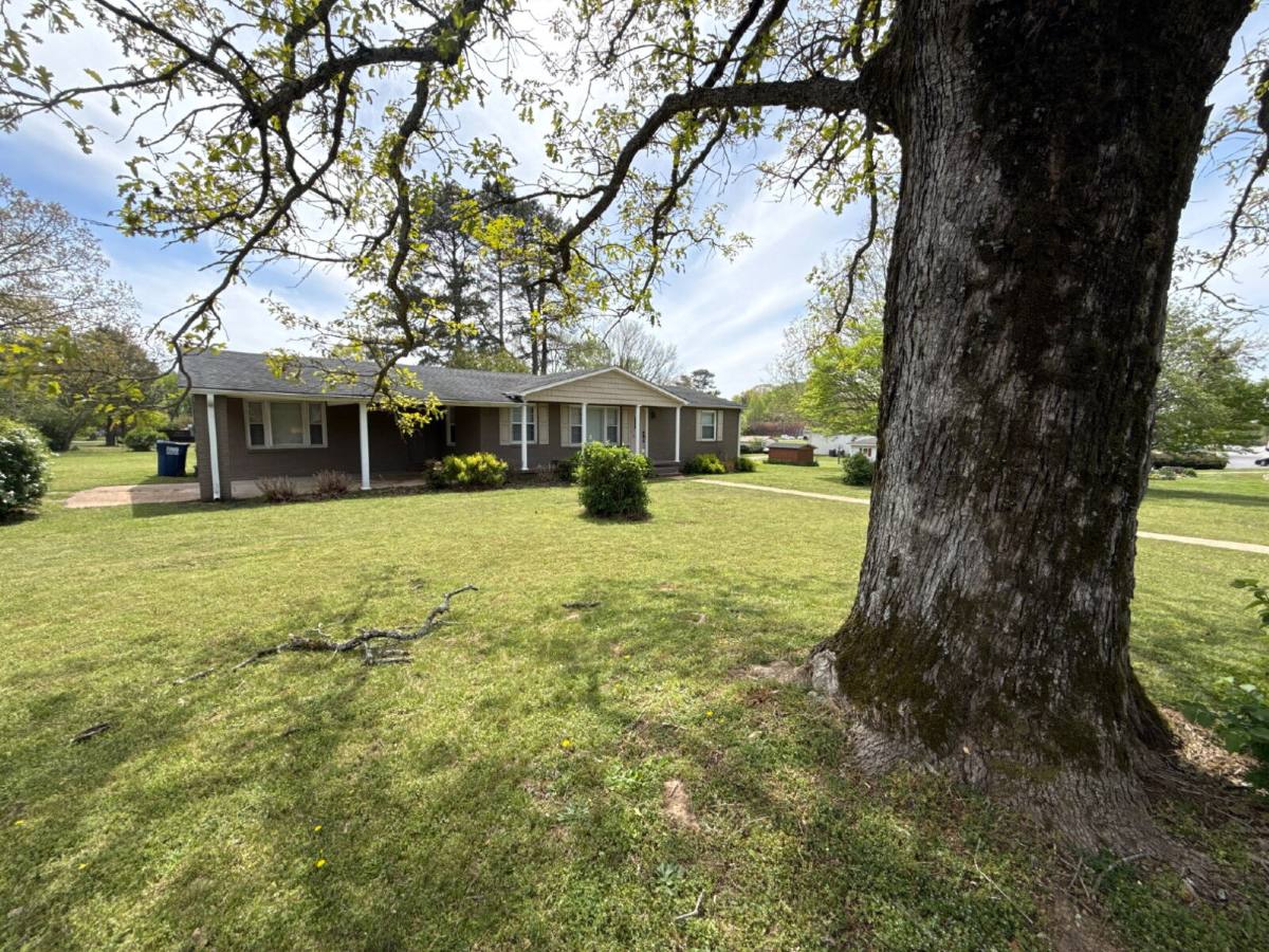 House for rent at 2460 Ready Section Rd, Toney, AL 35773