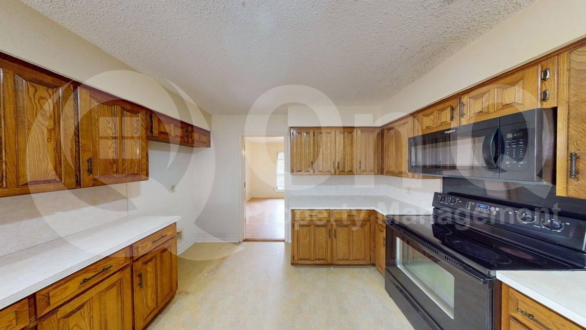 House for rent at 5511 Timber Green Dr, Arlington, TX 76016