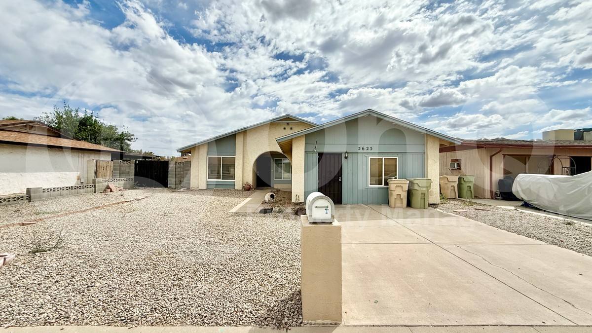 House for rent at 5625 W Campo Bello Dr, Glendale, AZ 85308