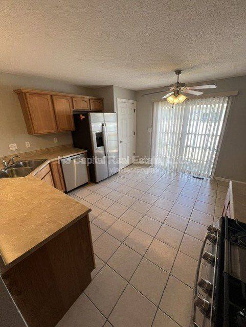 House for rent at 100 Crimson Court, Highland, IL 62249