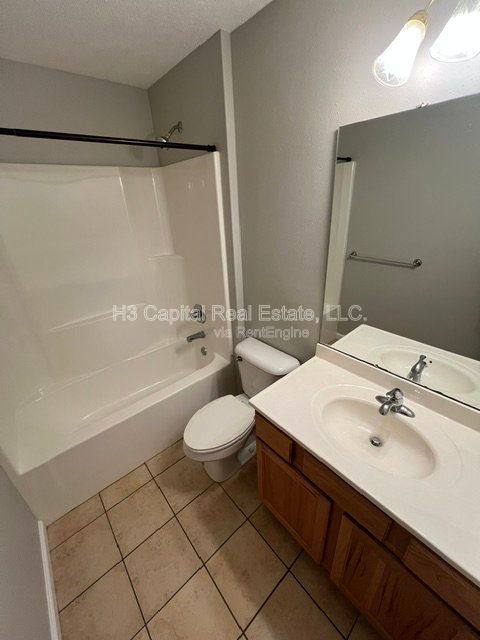 House for rent at 100 Crimson Court, Highland, IL 62249