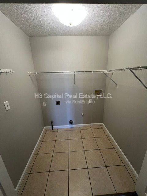 House for rent at 100 Crimson Court, Highland, IL 62249