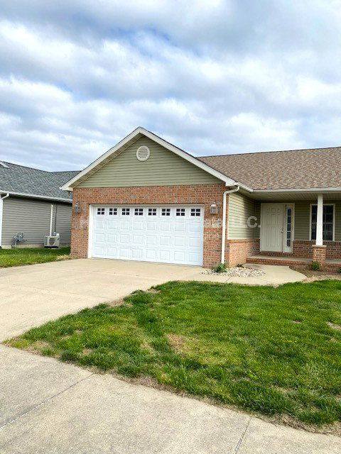 House for rent at 100 Crimson Court, Highland, IL 62249