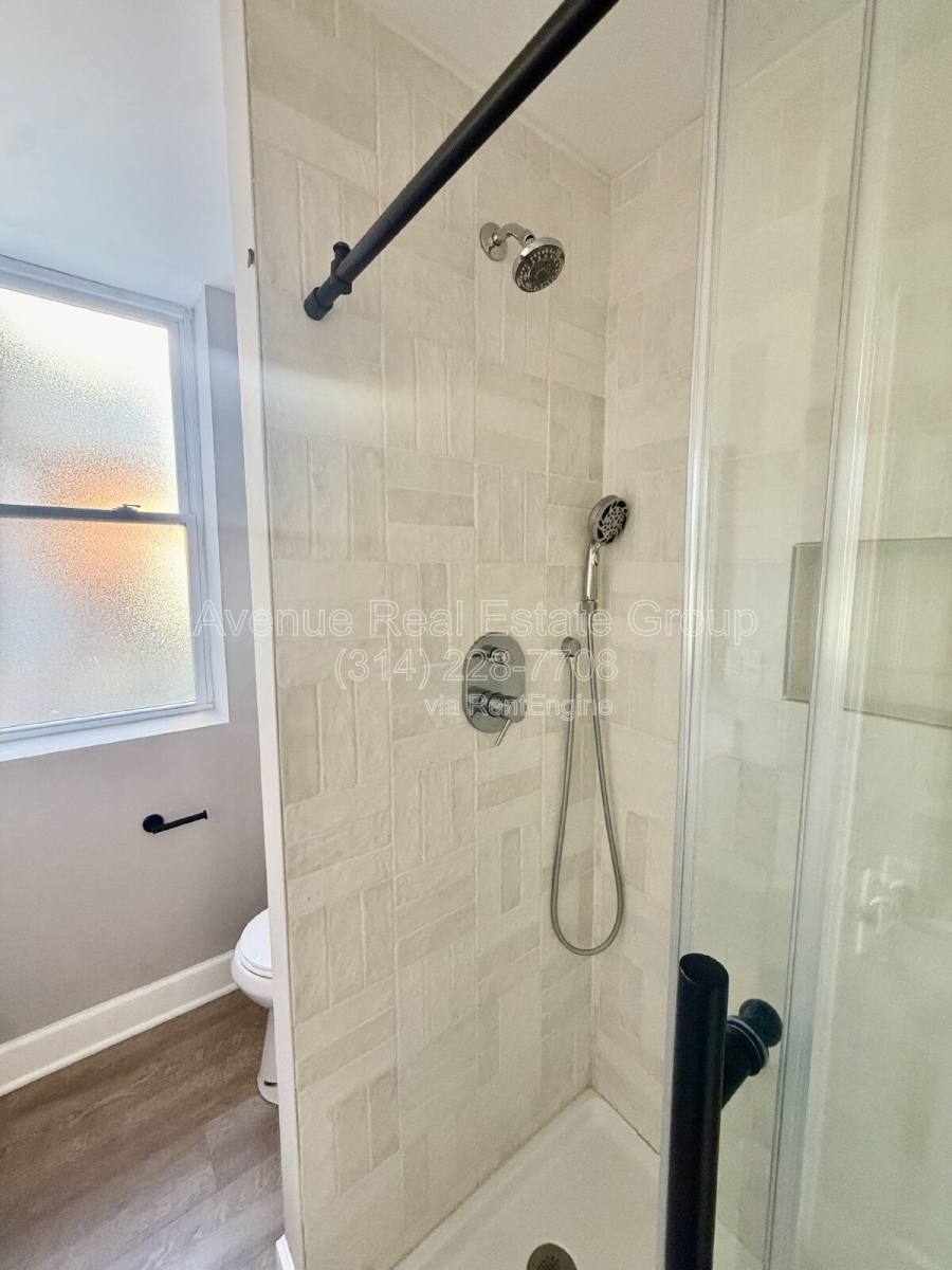 Apartment for rent at 6017 Kingsbury Ave #1F, Saint Louis, MO 63112