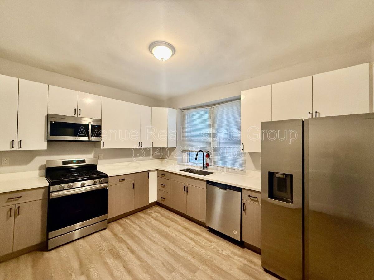 Apartment for rent at 6017 Kingsbury Ave #1F, Saint Louis, MO 63112
