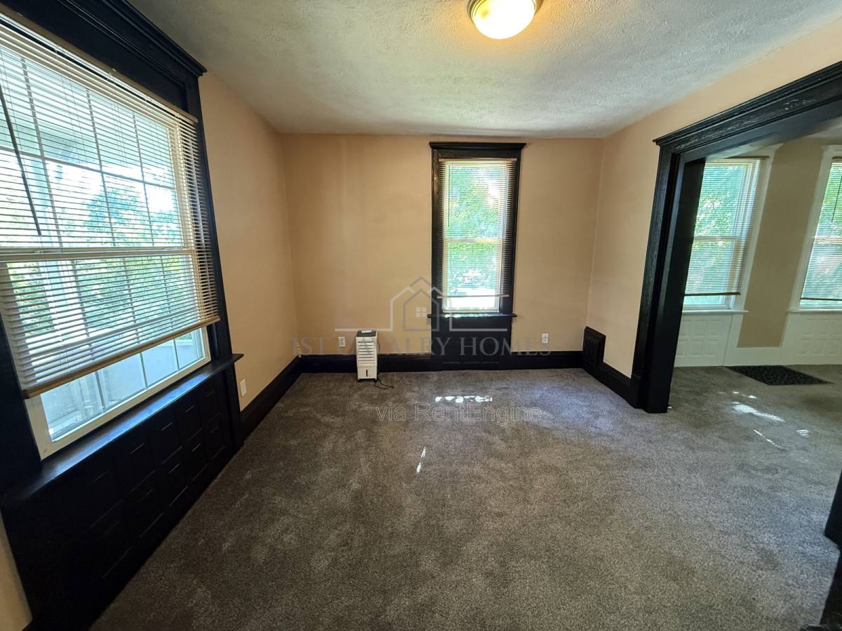 Apartment for rent at 1076 Ackley St #2, Akron, OH 44306