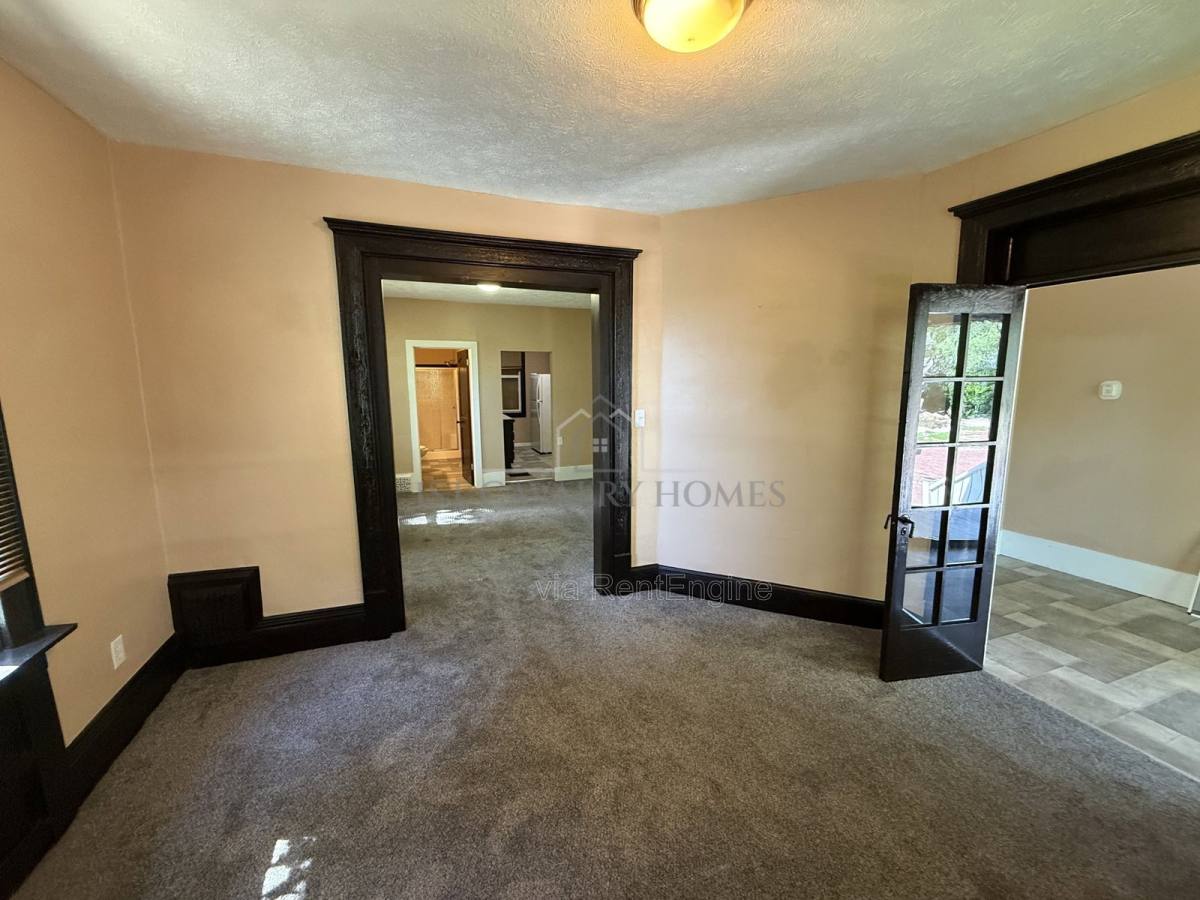 Apartment for rent at 1076 Ackley St #2, Akron, OH 44306