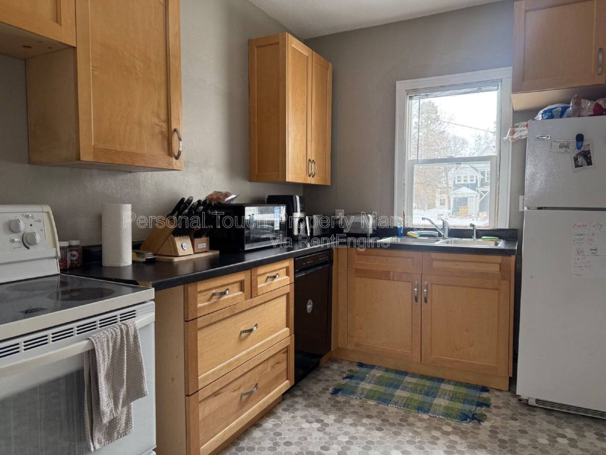 House for rent at 606 5th St S, Moorhead, MN 56560