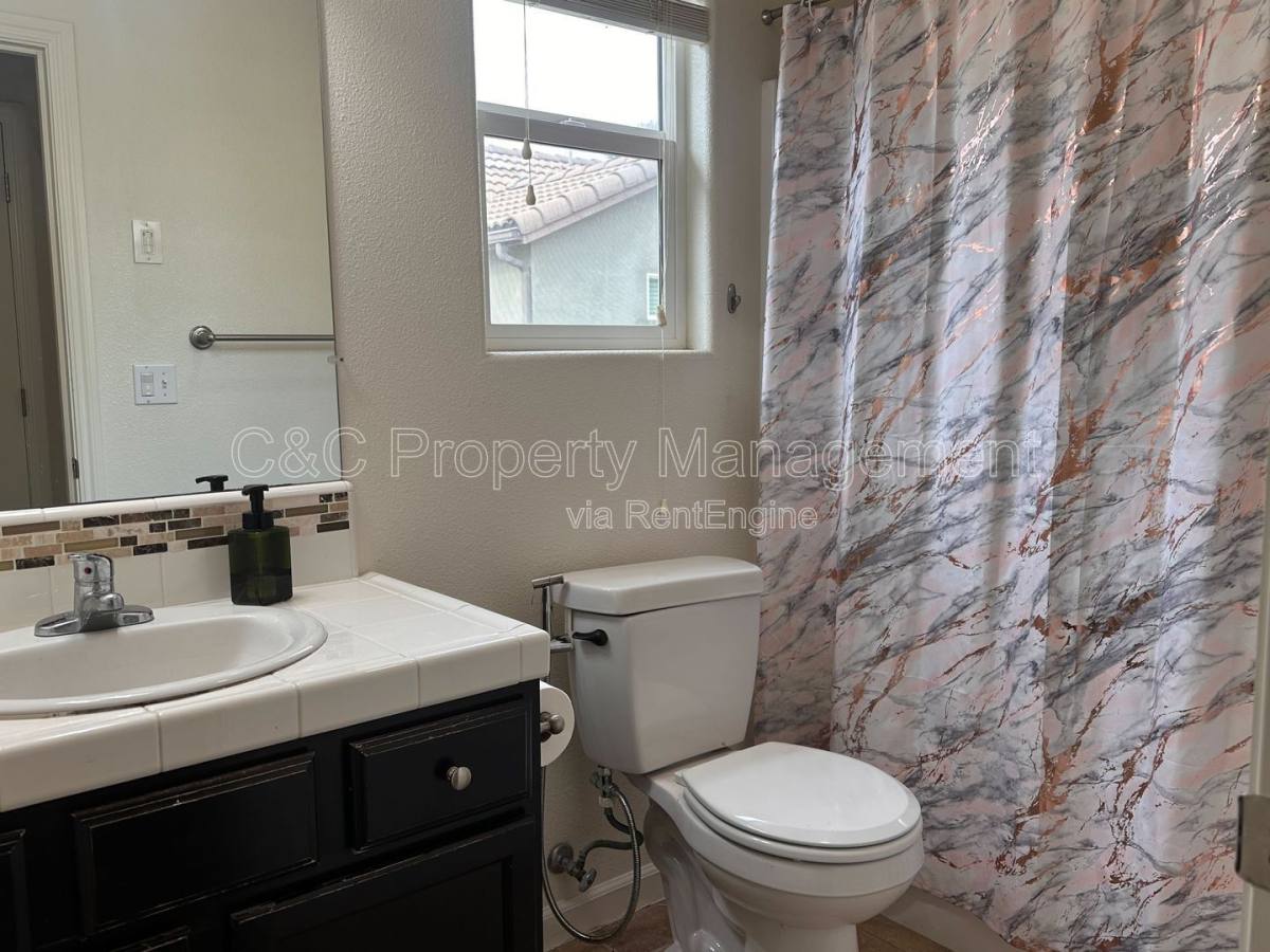 House for rent at 3672 Etchings Way, Clovis, CA 93619