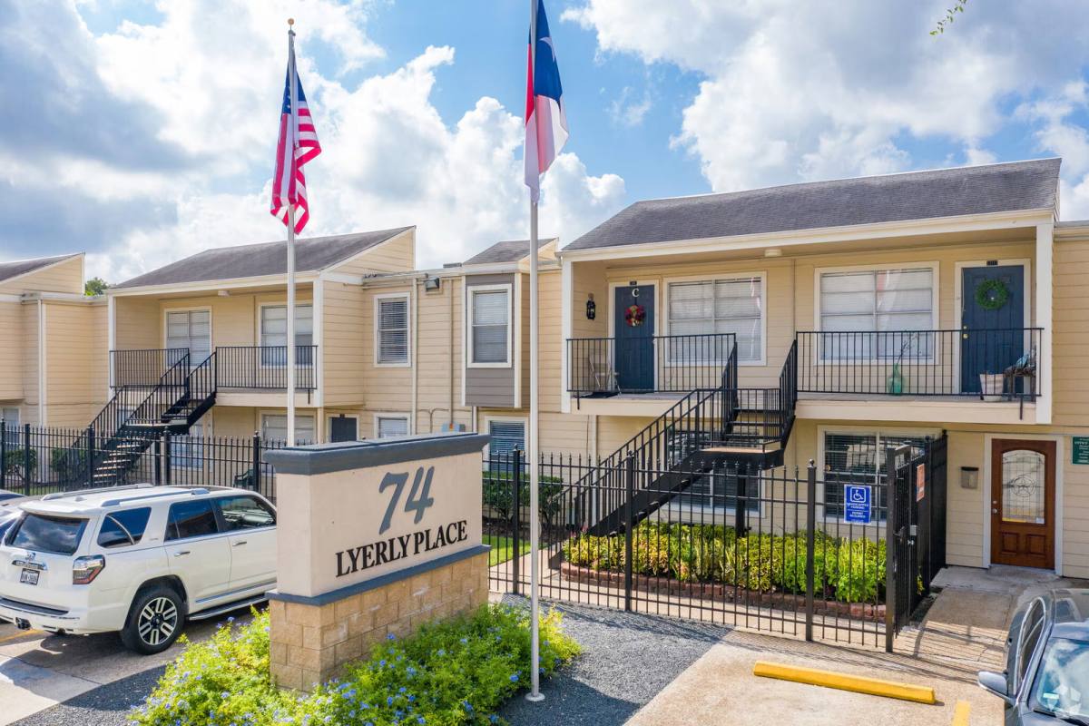 Apartment for rent at 74 Lyerly St, Houston, TX 77022