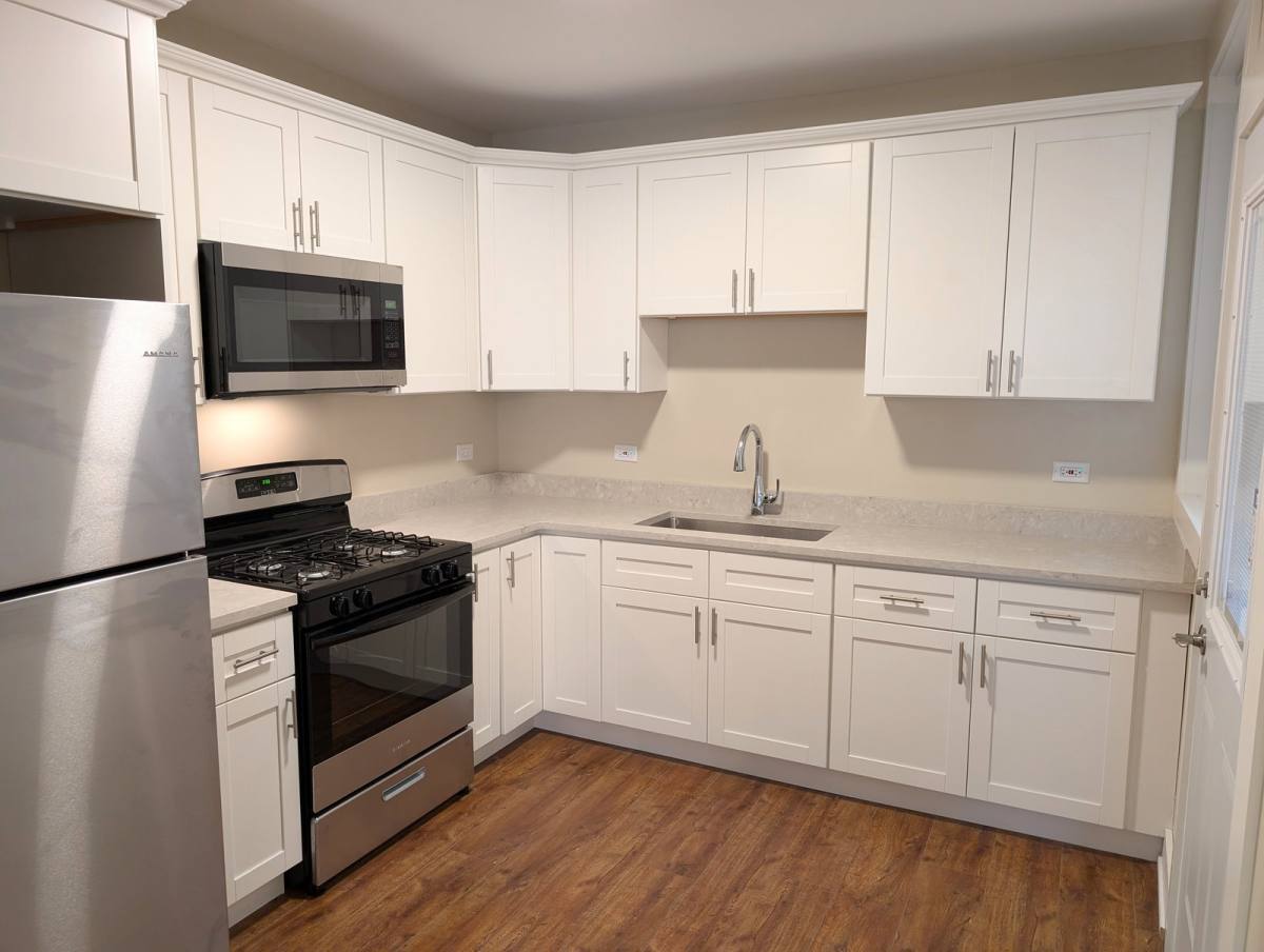2057 W Arthur Ave #3, Chicago, IL 60645
