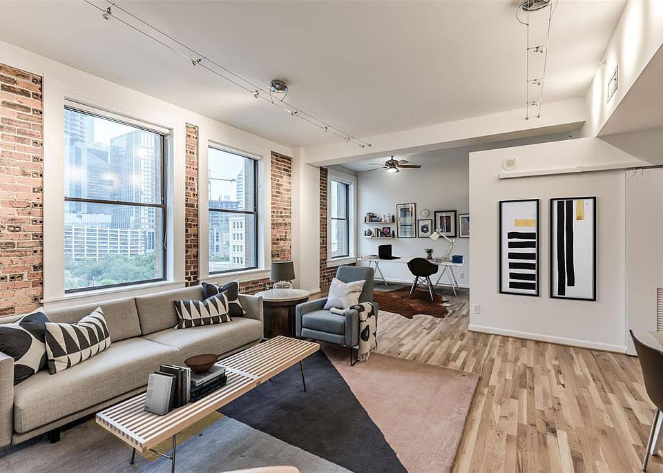 Apartment for rent at 915 Franklin St #ID62001, Houston, TX 77002