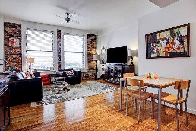 Apartment for rent at 915 Franklin St #ID62001, Houston, TX 77002