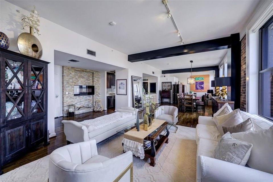 Apartment for rent at 915 Franklin St #ID51118, Houston, TX 77002