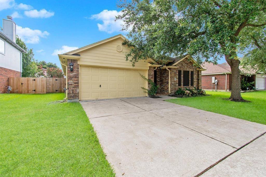 House for rent at 2207 Ames St, Pearland, TX 77584