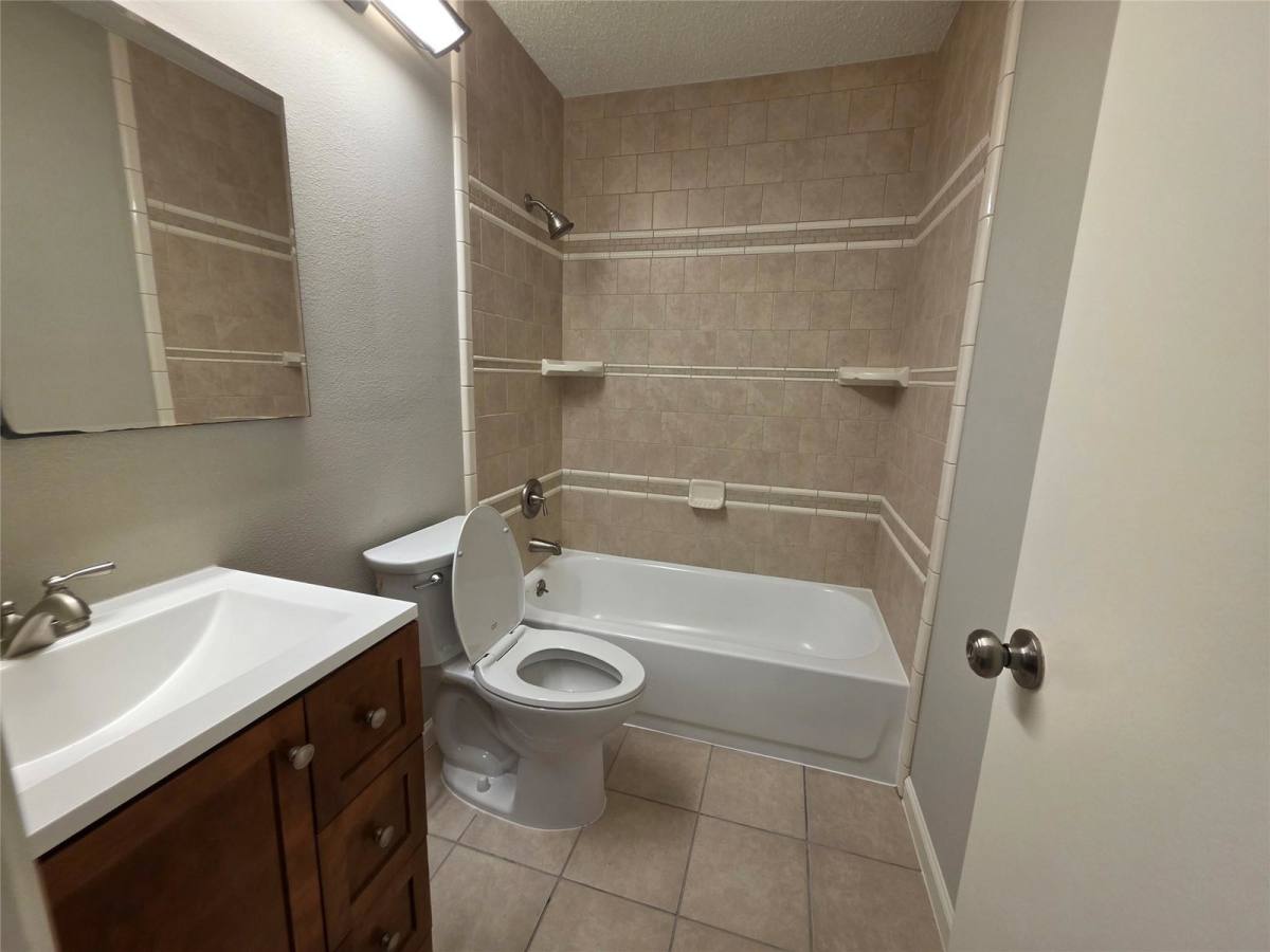 3129 E Heatherock Circle, Sugar Land, TX 77479 - House for Rent - Image 6