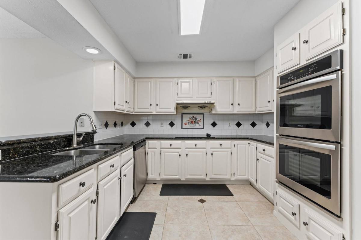 House for rent at 3204 Kempwood Dr, Sugar Land, TX 77479