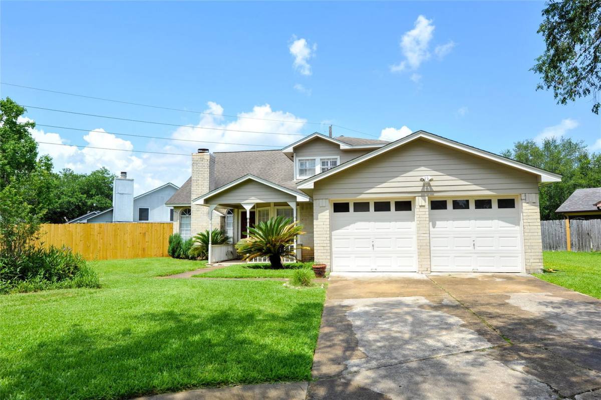 House for rent at 3204 Kempwood Dr, Sugar Land, TX 77479