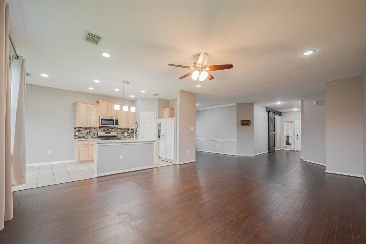 House for rent at 4512 Sherwood Green Court, Missouri City, TX 77459
