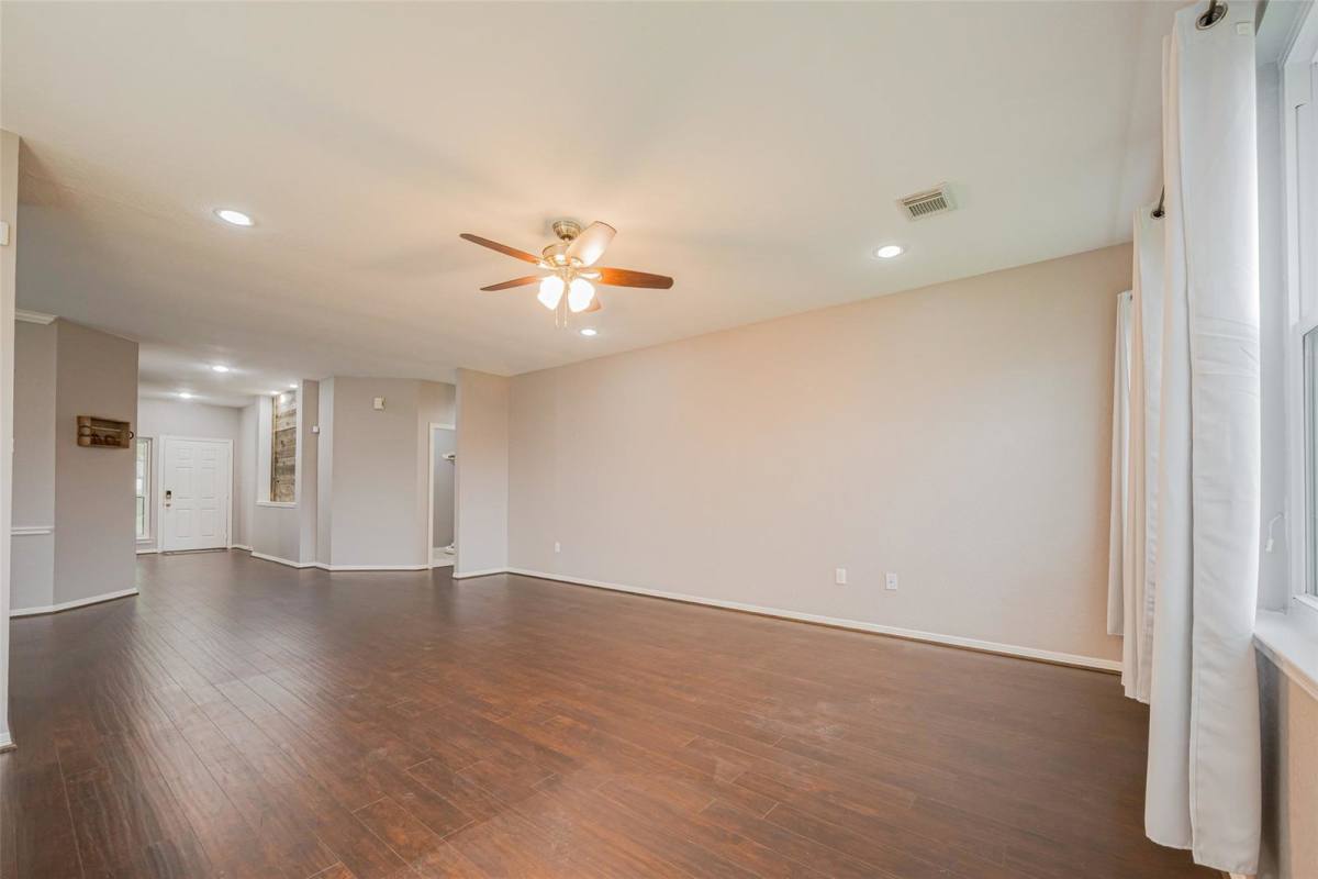House for rent at 4512 Sherwood Green Court, Missouri City, TX 77459