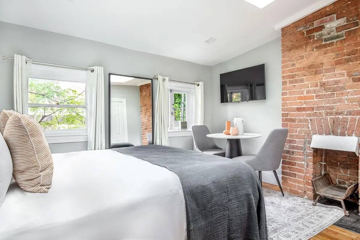 Apartment for rent at 231 E 4th St #4C, New York, NY 10009