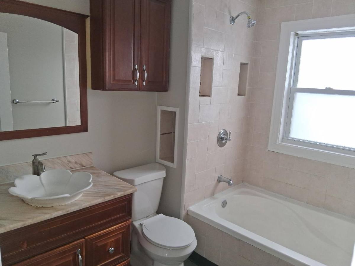 House for rent at 1337 E 84th St #JEROD Sfr, Cleveland, OH 44103