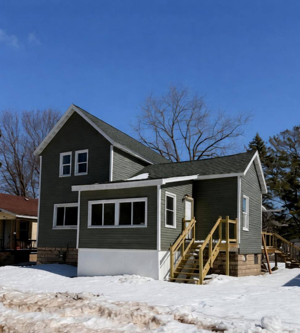 House for rent at 810 4th St, Menominee, MI 49858