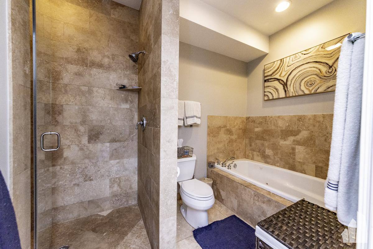 Apartment for rent at 1402 W Grand Ave #3, Chicago, IL 60642