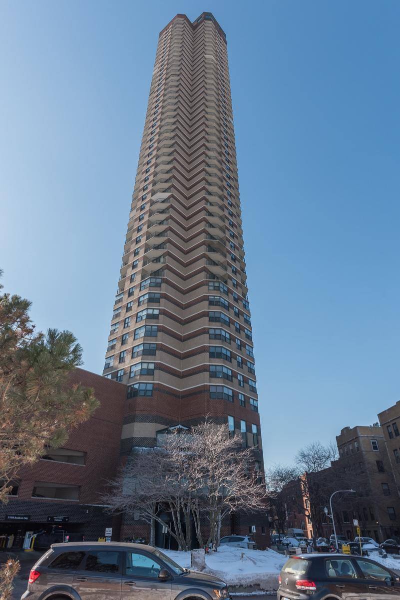 Apartment for rent at 3660 N Lake Shore Dr #2511, Chicago, IL 60613
