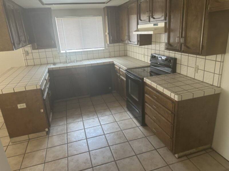 House for rent at 27 N Jasmine Ave, Clovis, CA 93611
