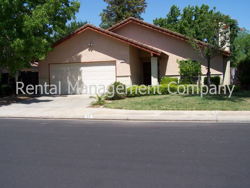 House for rent at 27 N Jasmine Ave, Clovis, CA 93611