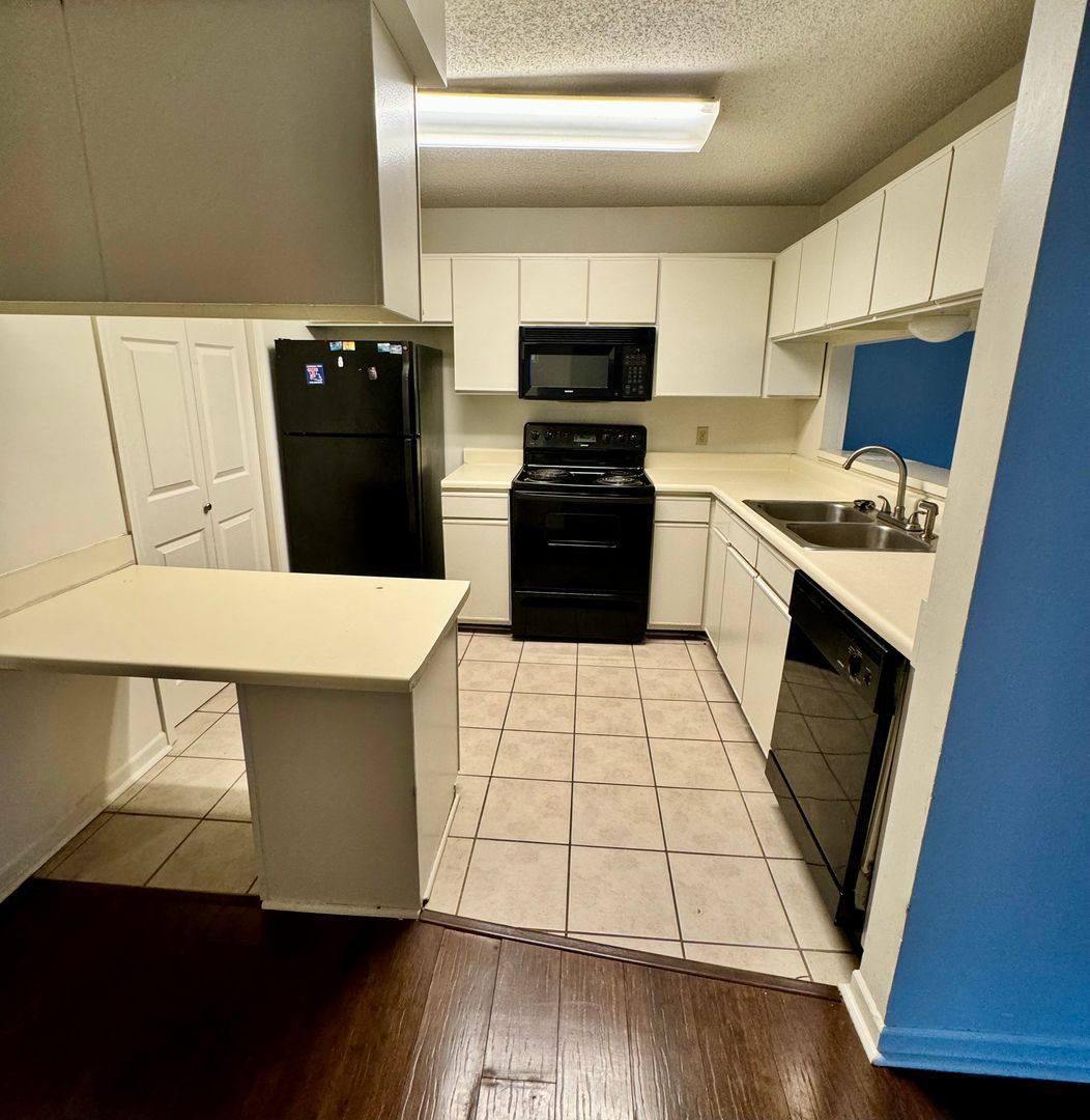 Condo for rent at 5111 Nicholson Dr, Baton Rouge, LA 70820
